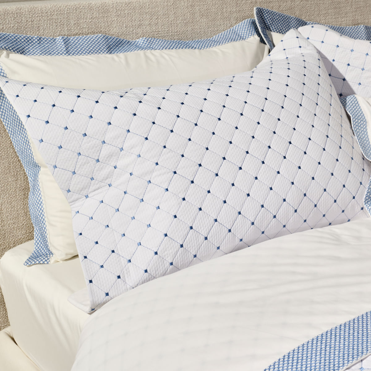 01 05 0778 Colcha Harmonia Branco Azul 003